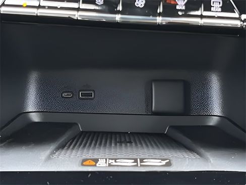 New 2026 Chevrolet Traverse RS image 29