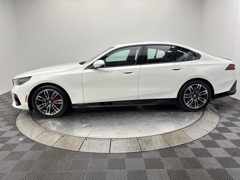 Used 2025 BMW 530i xDrive w/ M Sport Package image 16