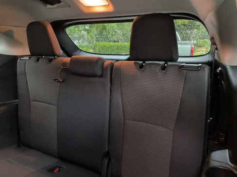 Certified 2024 Toyota Highlander LE FWD image 13