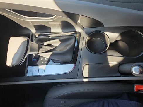 Certified 2026 Hyundai Elantra SE FWD image 18