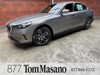 New 2026 BMW 540i xDrive w/ Premium Package video 1