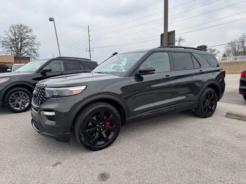 Used 2023 Ford Explorer ST w/ Equipment Group 401A image 4