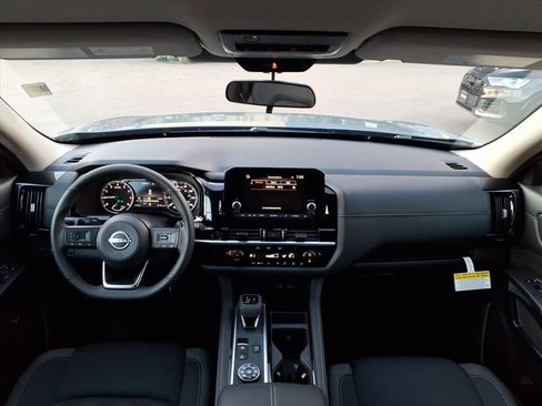 New 2025 Nissan Pathfinder SV w/ Black Appearance Package image 11