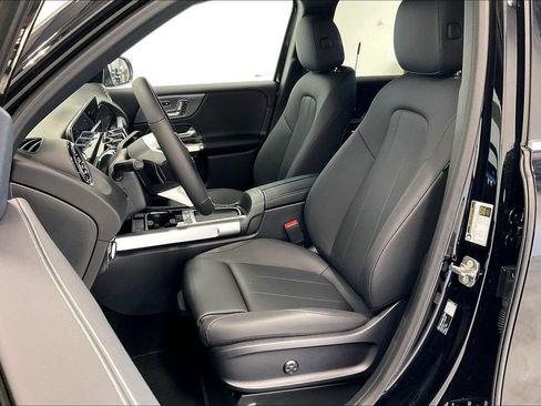 New 2026 Mercedes-Benz GLB 250 image 9