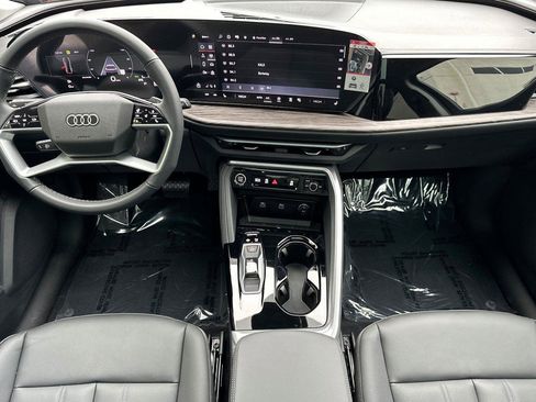 New 2025 Audi Q5 Premium image 12