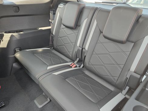 New 2026 Volkswagen Atlas Peak Edition AWD/4WD image 14