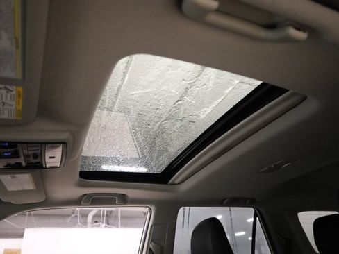 Used 2022 Toyota 4Runner Limited image 32