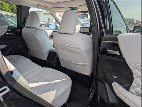Used 2024 Mitsubishi Outlander SEL image 22