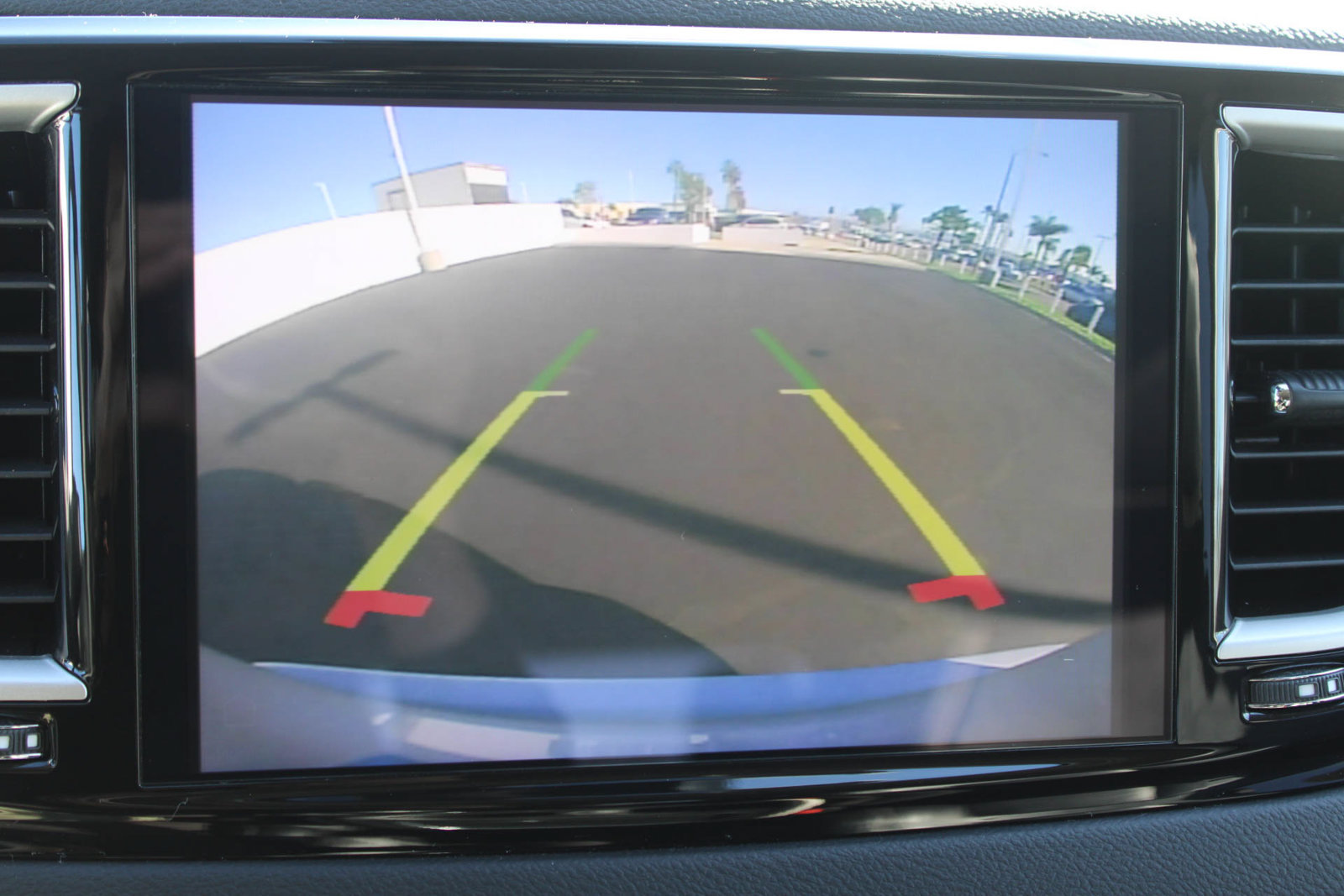 Used 2024 Chrysler Pacifica Touring-L FWD image 24
