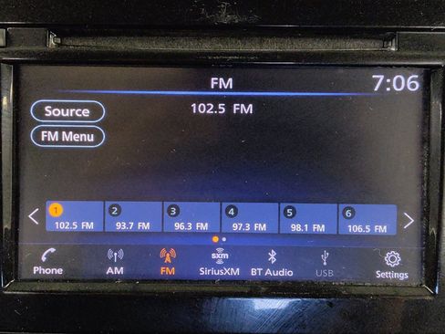 Used 2020 Nissan Rogue S FWD image 25