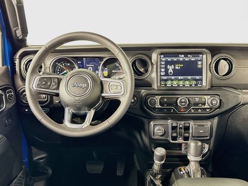 Used 2023 Jeep Wrangler Unlimited Sahara AWD/4WD image 13