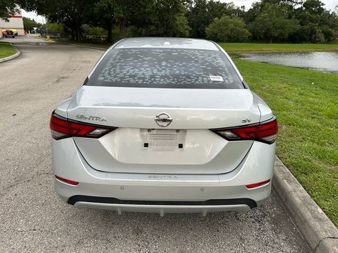 Used 2022 Nissan Sentra SV FWD image 5