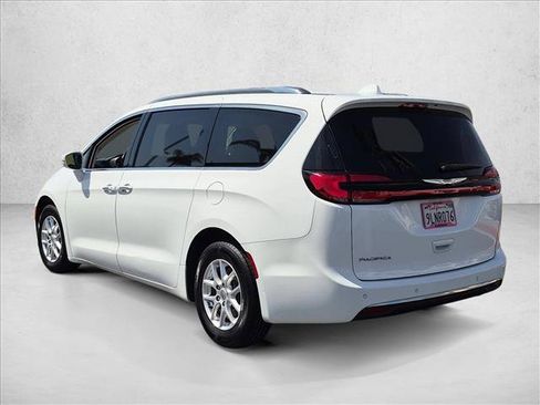 Used 2021 Chrysler Pacifica Touring-L FWD image 7