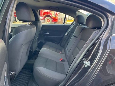 Used 2016 Chevrolet Cruze LT FWD image 8