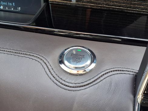 Used 2024 Lincoln Navigator Black Label AWD/4WD image 12