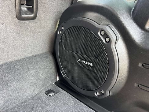 Used 2023 Jeep Wrangler Unlimited Sahara AWD/4WD image 17