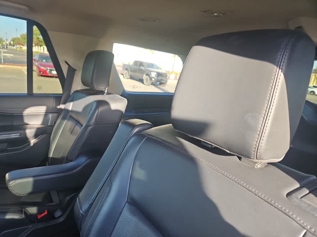 Used 2023 Ford Expedition XLT RWD image 13