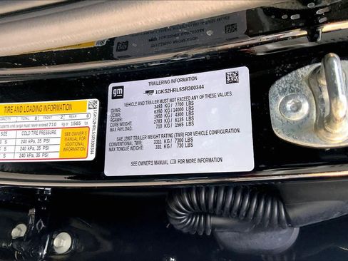 Used 2025 GMC Yukon XL AT4 AWD/4WD image 32