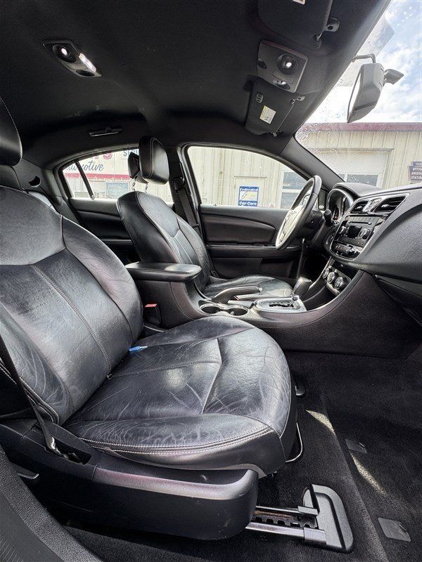 Used 2013 Chrysler 200 Limited FWD image 14