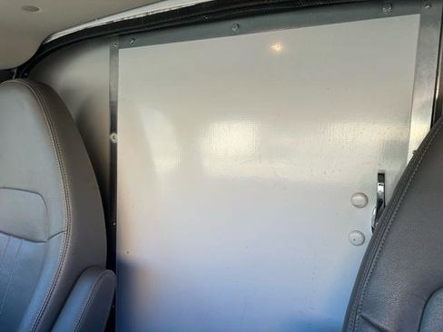 Used 2014 Chevrolet Express 4500 G4500 image 17