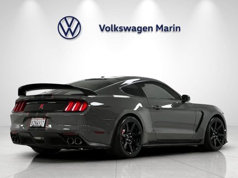 Used 2018 Ford Mustang Shelby GT350R w/ GT350R Equipment Group 920A RWD image 5
