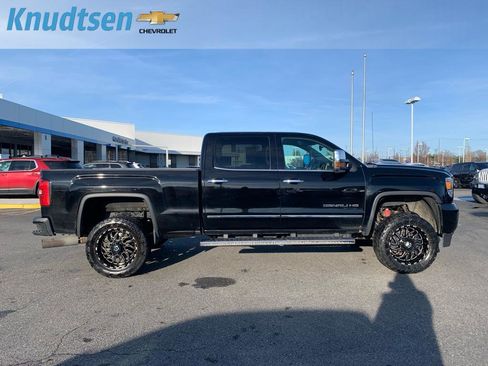 Used 2016 GMC Sierra 2500 Denali w/ Duramax Plus Package image 8