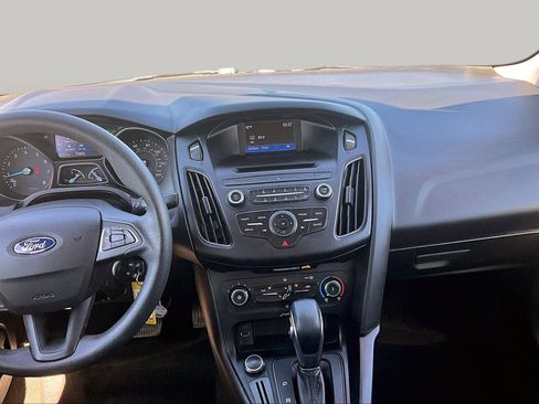 Used 2017 Ford Focus SE image 6