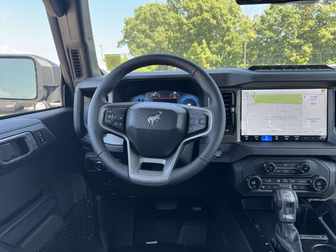 New 2026 Ford Bronco Badlands w/ Sasquatch Package AWD/4WD image 13