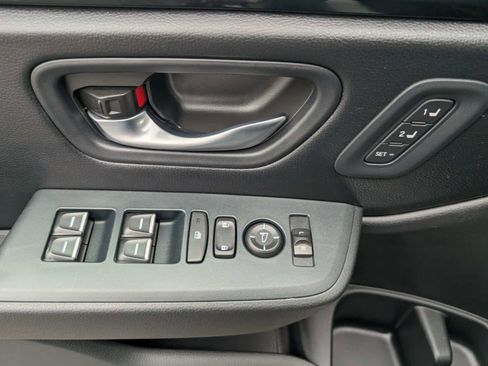 Certified 2025 Honda Pilot Touring image 21