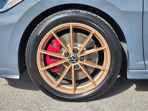 Used 2024 Volkswagen Jetta GLI 40th Anniversary Edition image 10