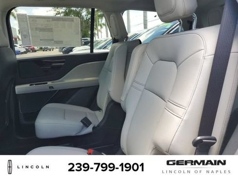 New 2026 Lincoln Aviator AWD image 19