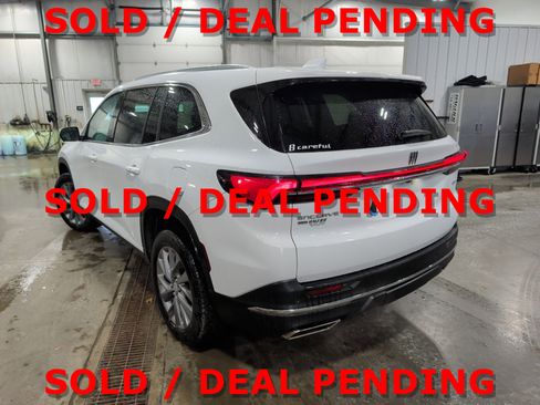 Used 2025 Buick Enclave Preferred w/ Power Package AWD/4WD image 4