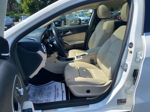Used 2019 Mercedes-Benz GLA 250 4MATIC image 12