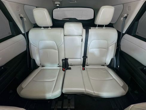 Used 2022 Nissan Pathfinder SL FWD image 13