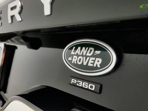 Used 2023 Land Rover Discovery Metropolitan Edition AWD/4WD image 30