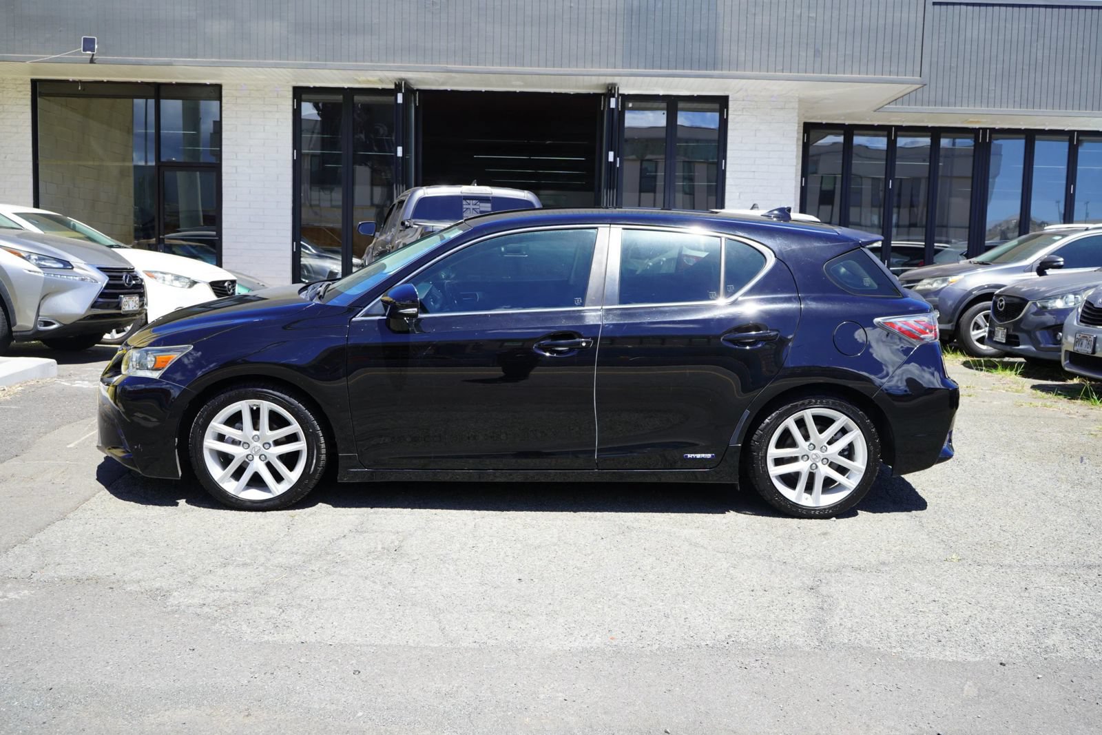 Used 2016 Lexus CT 200h FWD image 2