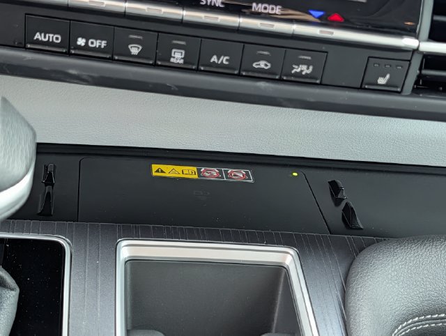 Certified 2026 Toyota Sienna XLE FWD image 17