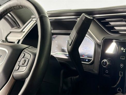 Used 2024 GMC Sierra 3500 Denali image 16