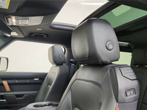 Used 2022 Land Rover Defender 90 X image 27