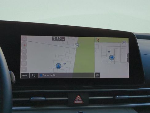 Used 2023 Hyundai Elantra Limited FWD image 18