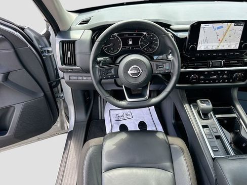 Certified 2025 Nissan Pathfinder SL FWD image 19