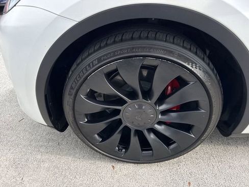 Used 2023 Tesla Model Y Performance AWD/4WD image 10