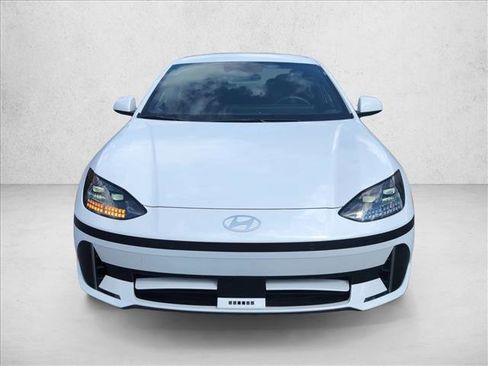 Used 2024 Hyundai Ioniq 6 SE image 2