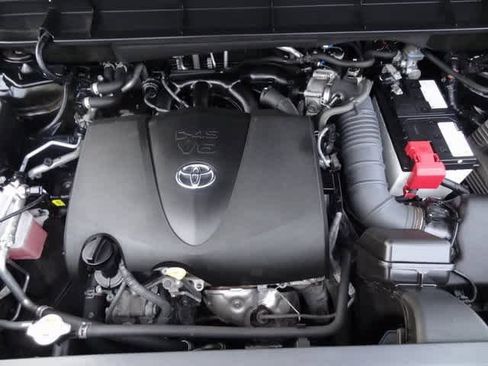 Used 2022 Toyota Highlander XLE image 43