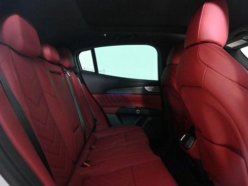 Used 2025 Maserati Grecale Modena image 17