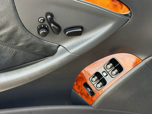 Used 2005 Mercedes-Benz CLK 500 Cabriolet image 14