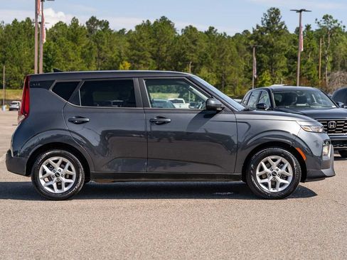 Used 2021 Kia Soul S FWD image 8