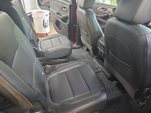 Used 2019 Chevrolet Traverse LT w/ LT Premium Package AWD/4WD image 11
