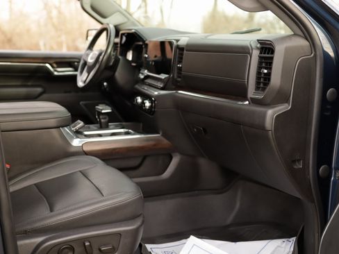 Used 2023 GMC Sierra 1500 SLT w/ SLT Convenience Package image 35