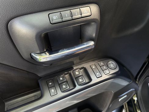 Used 2017 Chevrolet Silverado 2500 LTZ image 58